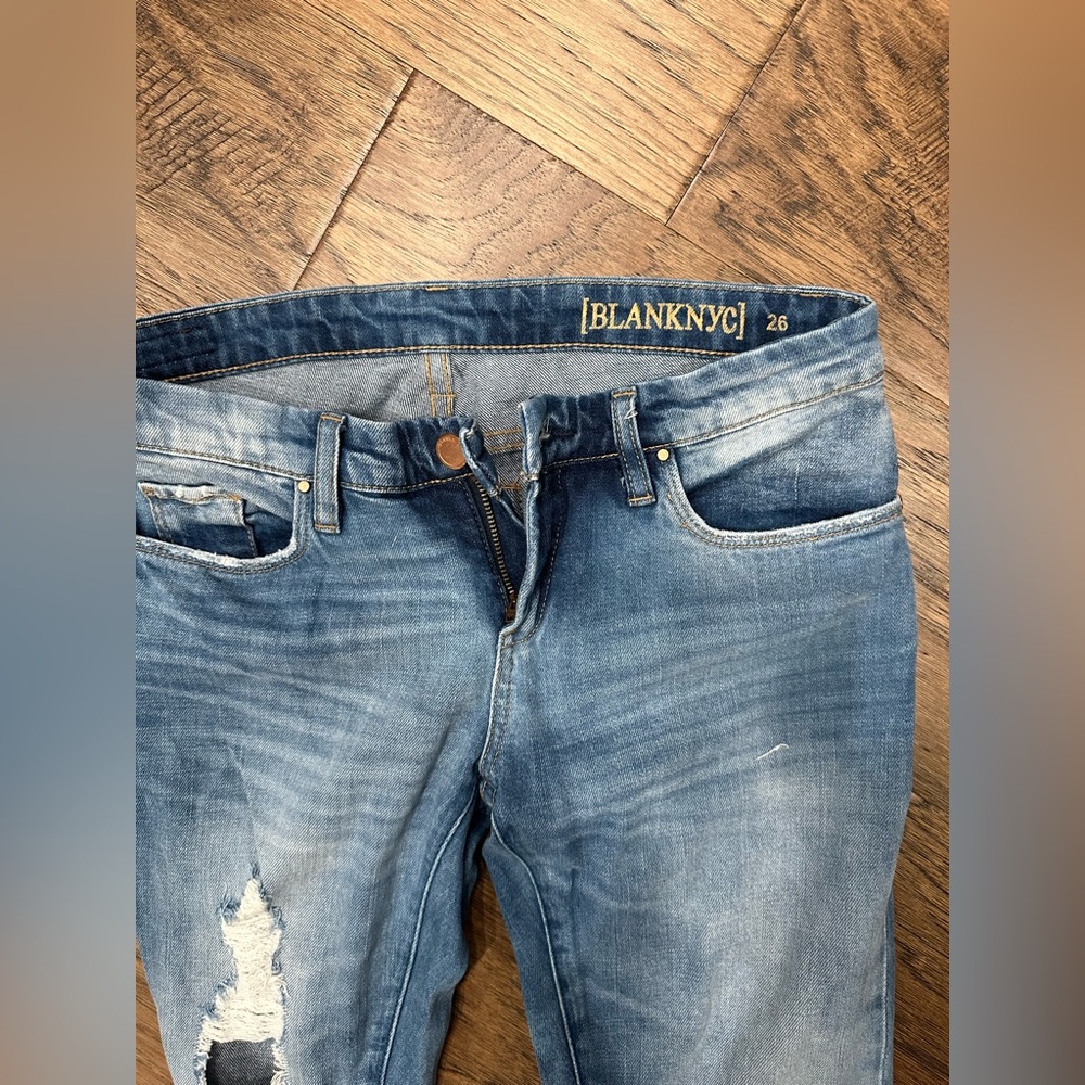 Blank NYC size 26 distressed skinny jeans - Picture 2 of 3